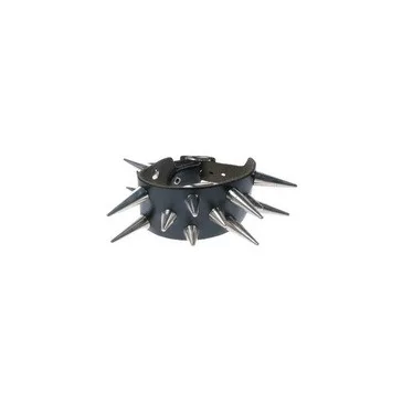   2 soros, bőr csuklószorító (1,5cm és 3cm-es kúpszegecs)